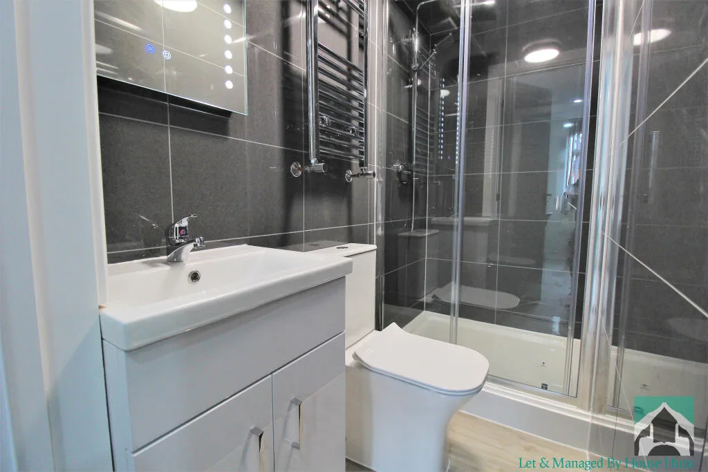 6 bedroom house for rent