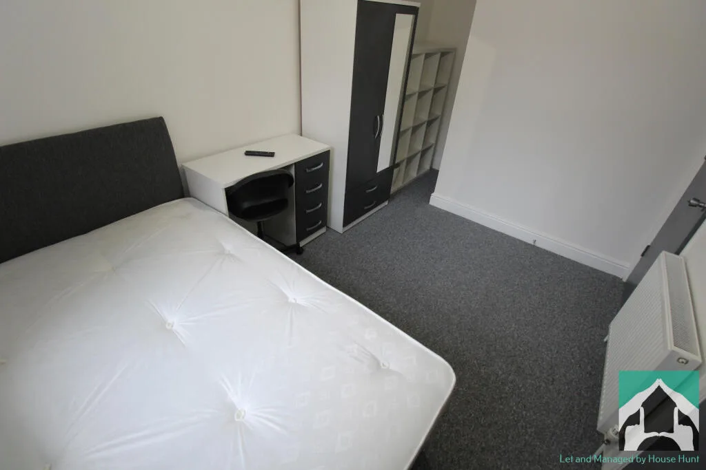 6 bedroom terraced house for rent