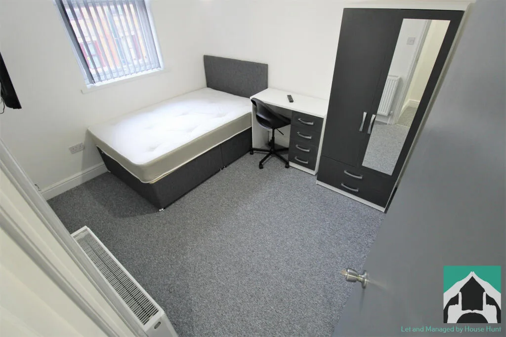 6 bedroom terraced house for rent