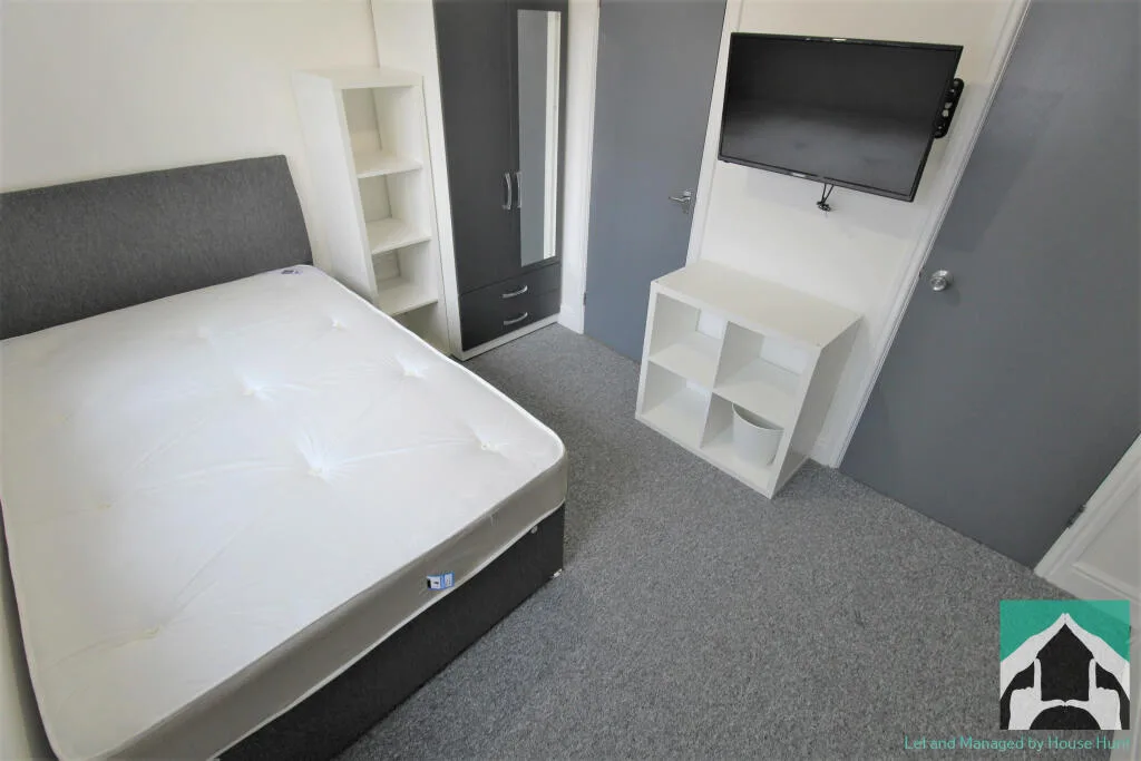6 bedroom terraced house for rent