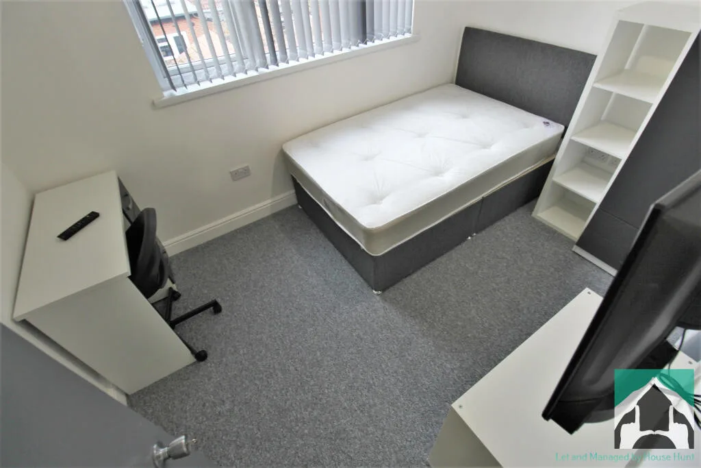 6 bedroom terraced house for rent