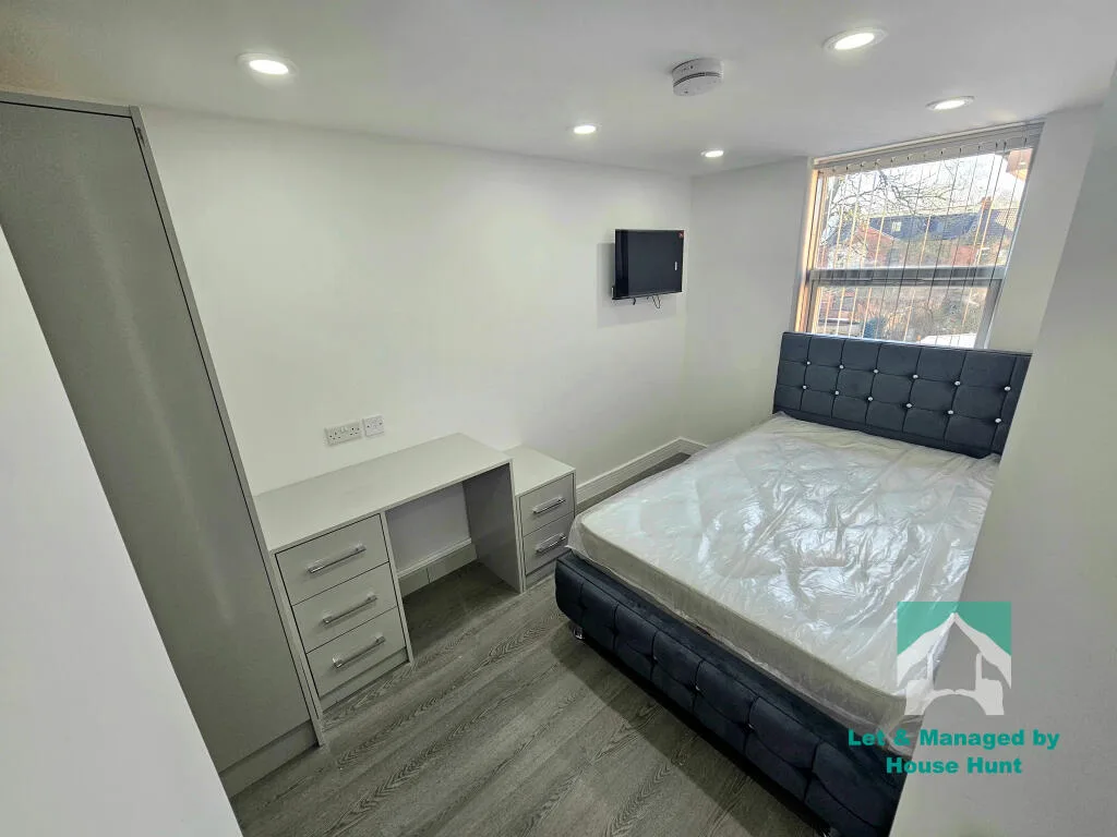 6 bedroom house for rent