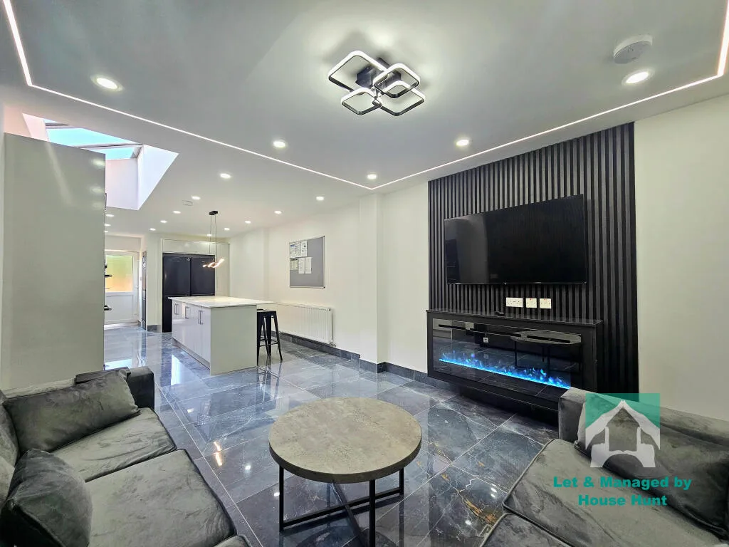 6 bedroom house for rent