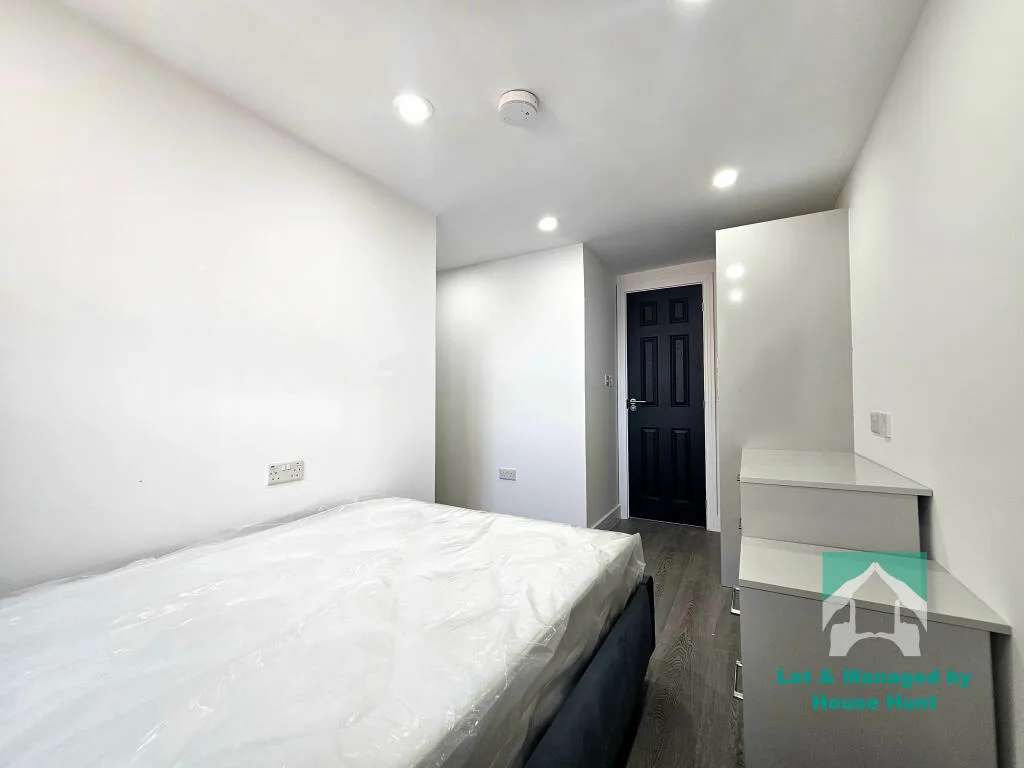 6 bedroom house for rent
