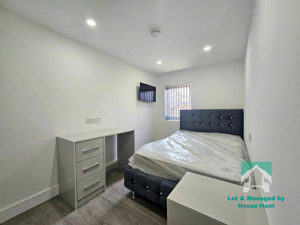 6 bedroom house for rent
