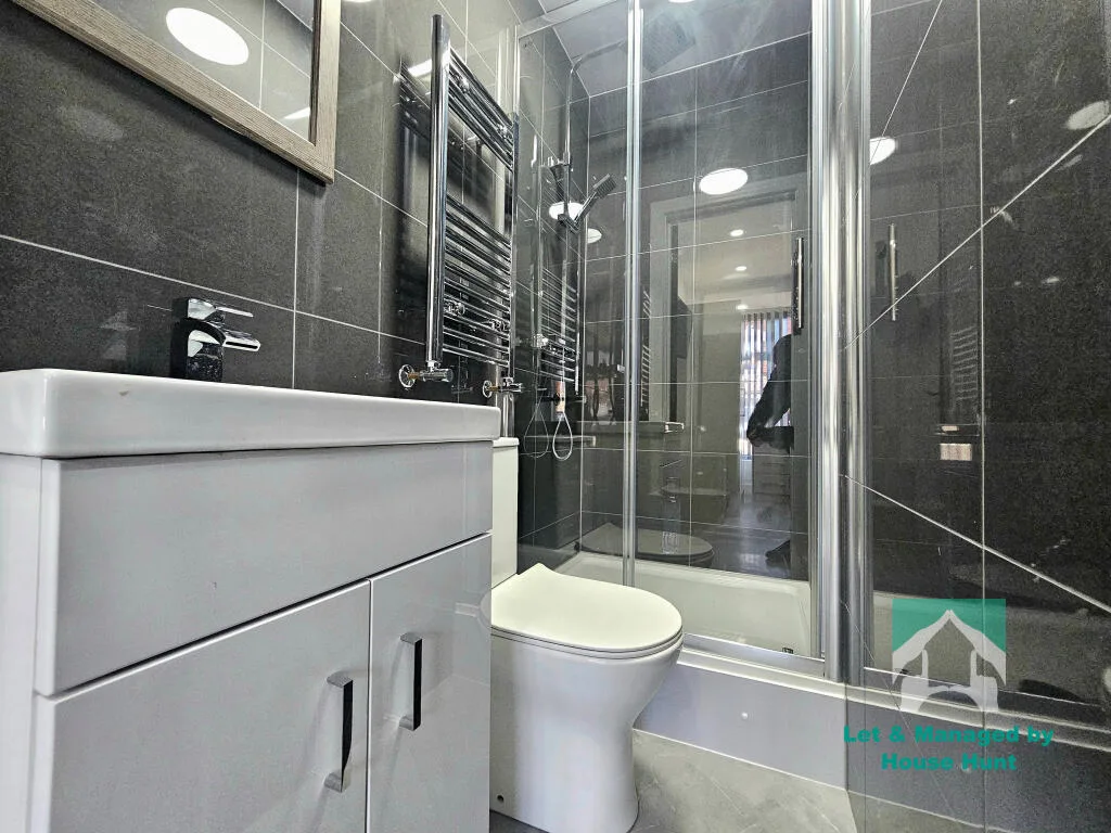 6 bedroom house for rent