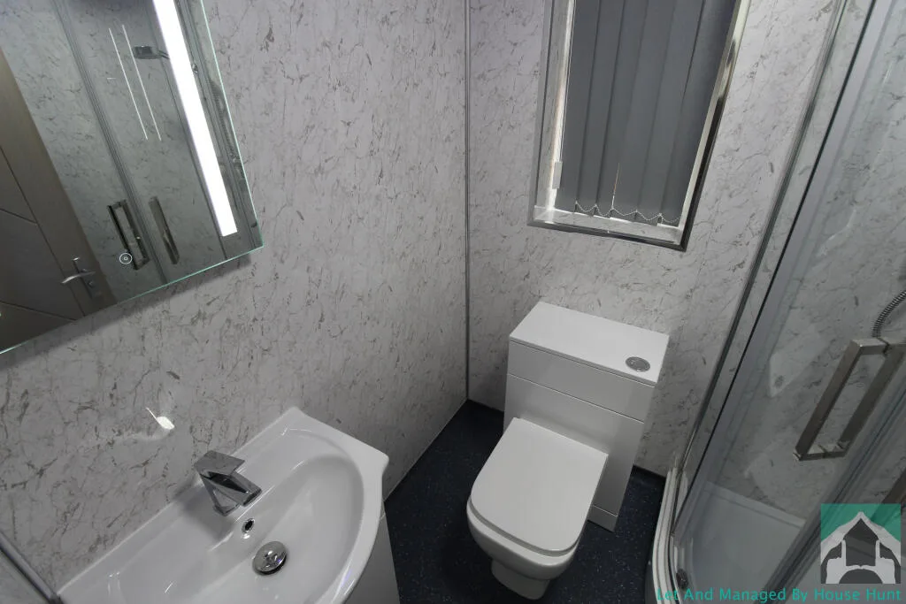 6 bedroom terraced house for rent