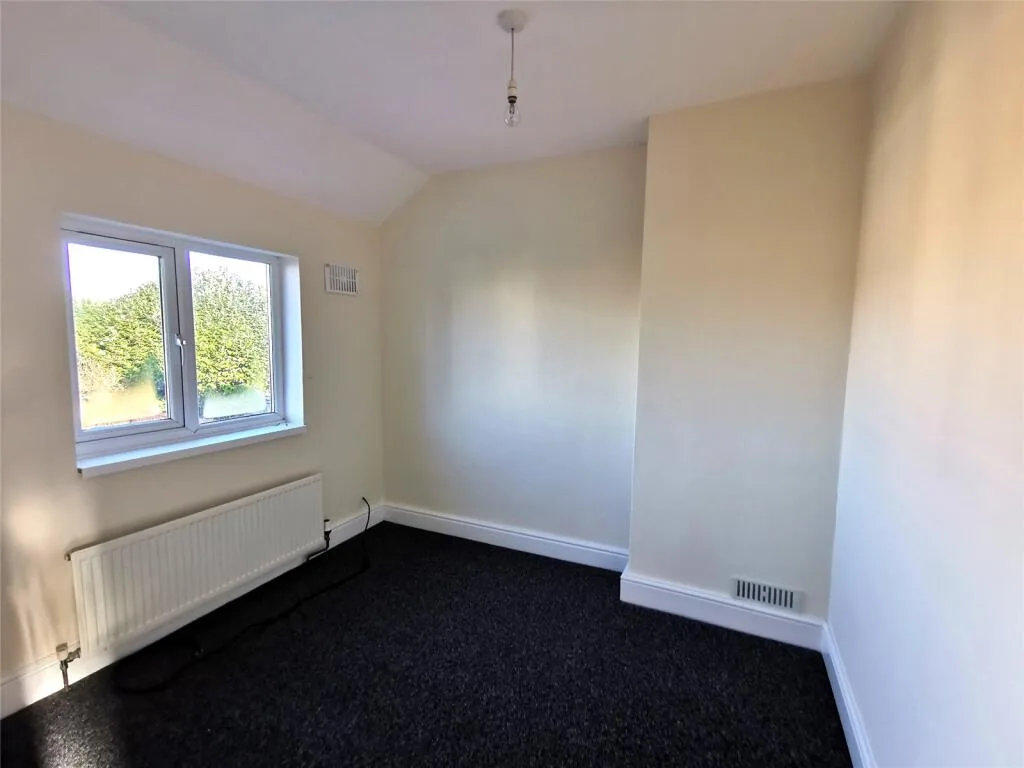 3 bedroom semi-detached house for rent