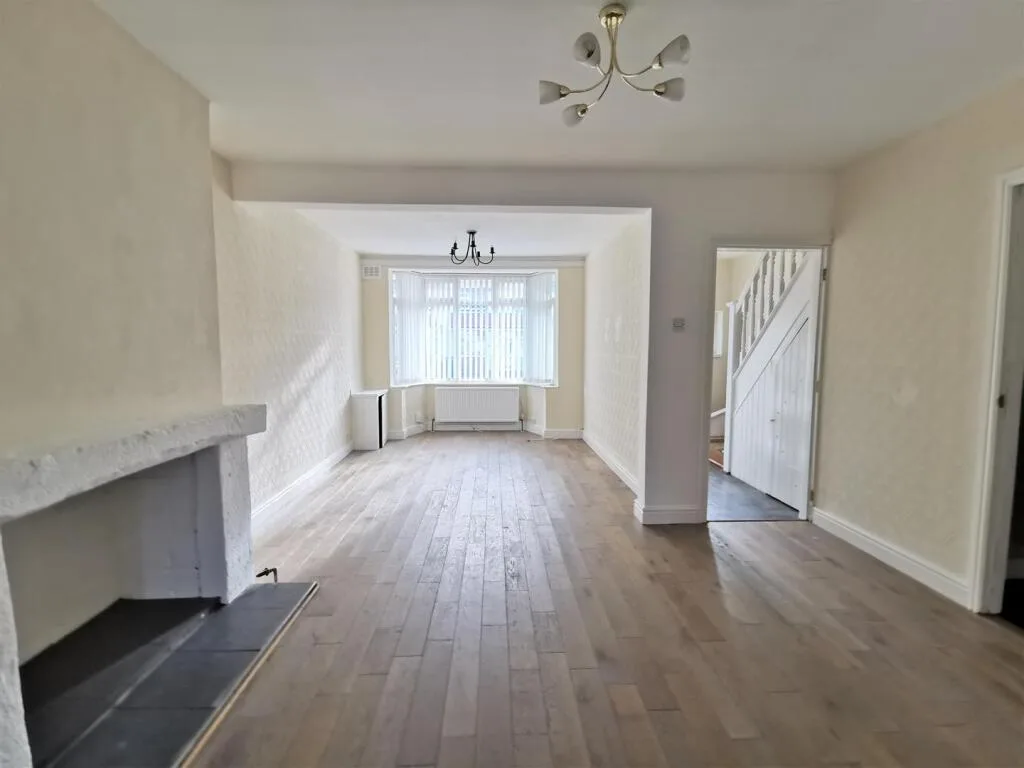 3 bedroom semi-detached house for rent