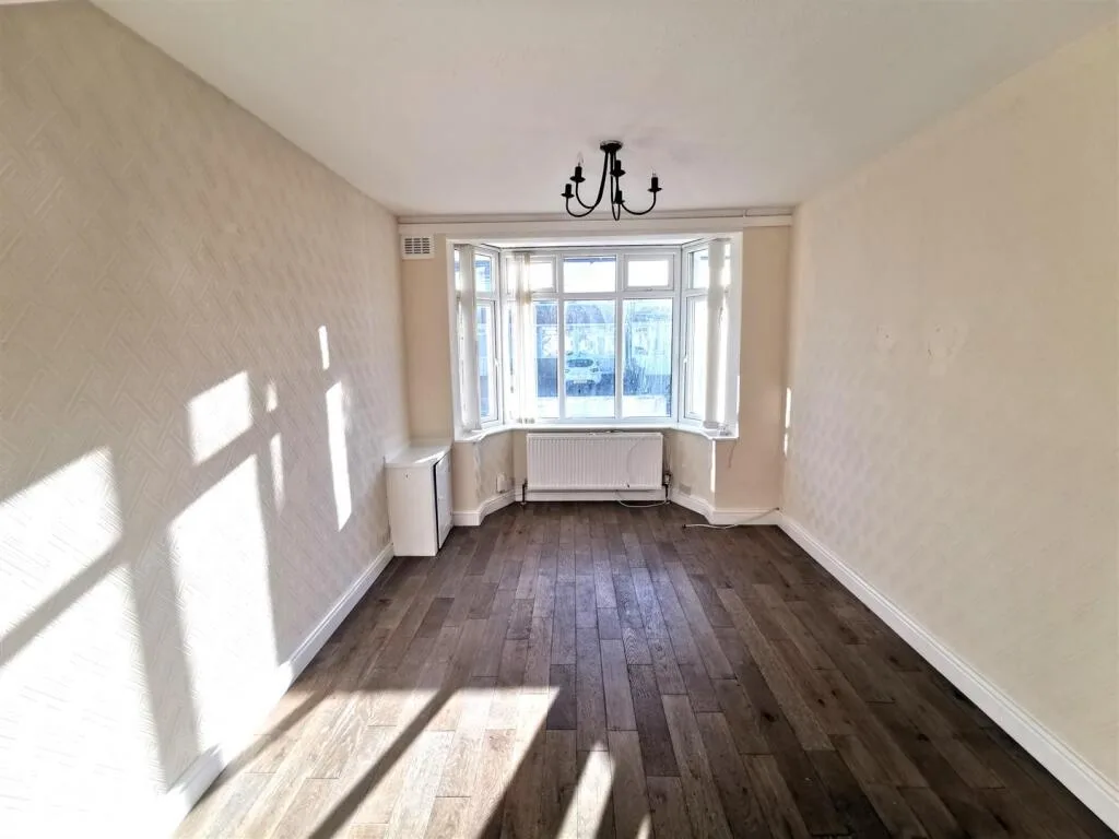 3 bedroom semi-detached house for rent