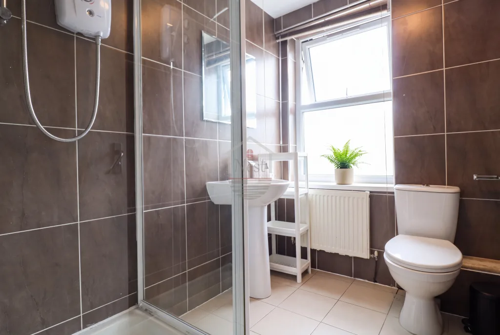 7 bedroom house of multiple occupation for rent
