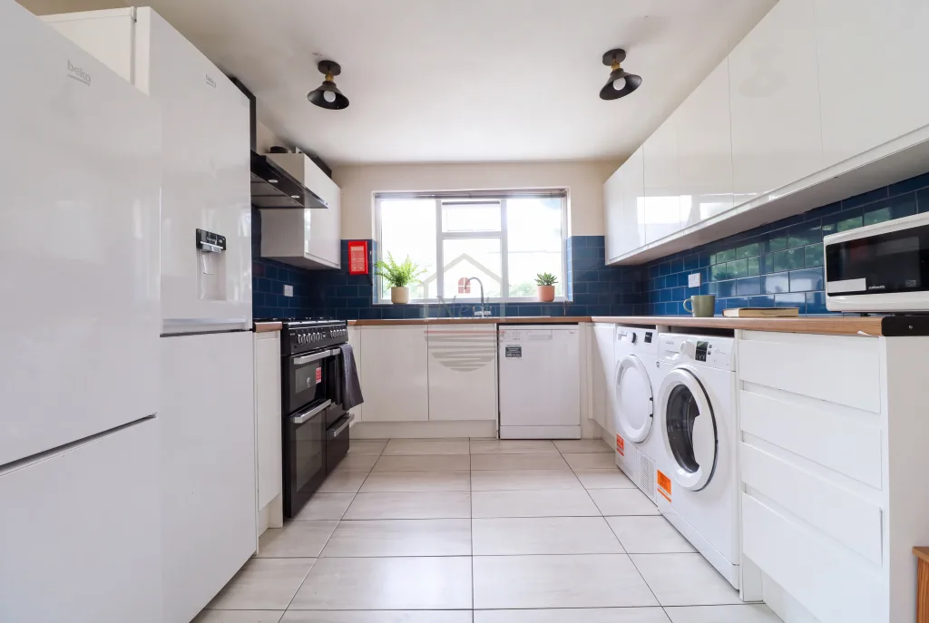7 bedroom house of multiple occupation for rent