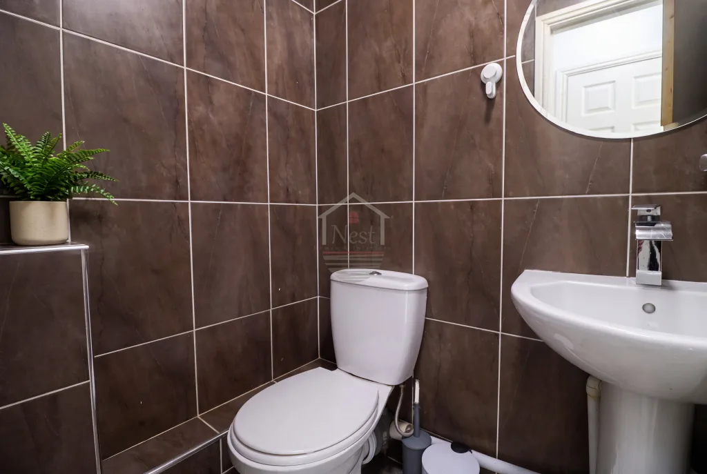 7 bedroom house of multiple occupation for rent