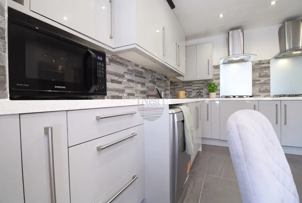 8 bedroom house of multiple occupation for rent