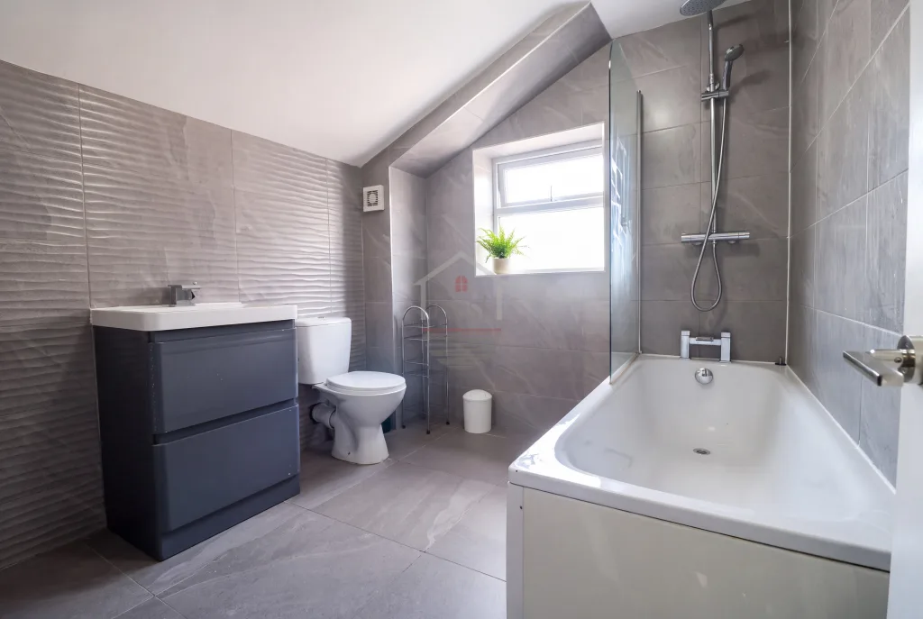8 bedroom house of multiple occupation for rent