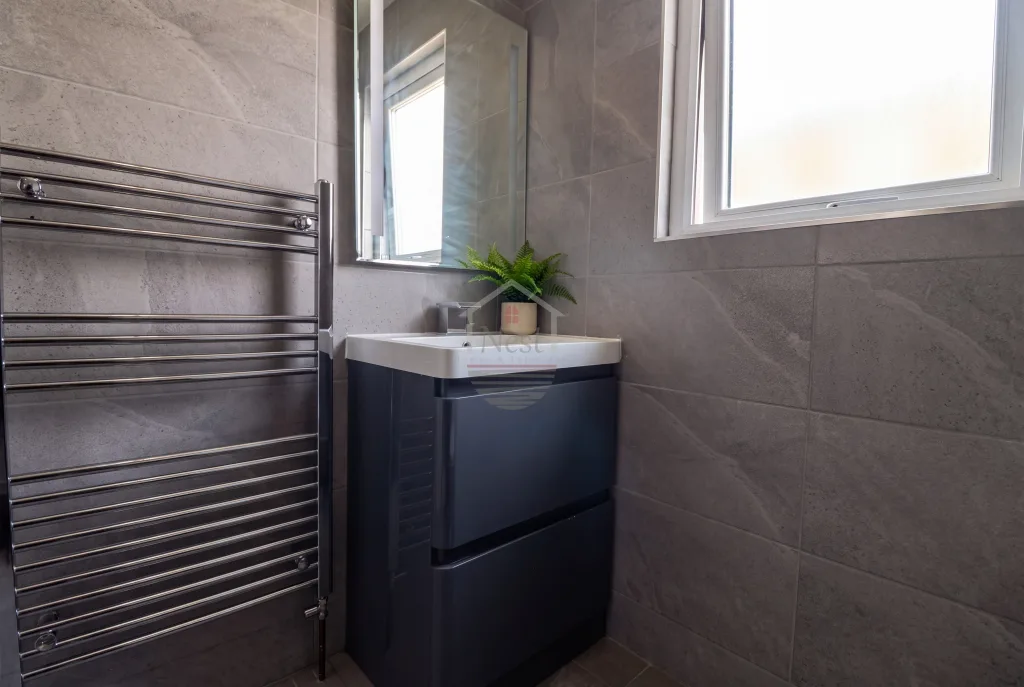 8 bedroom house of multiple occupation for rent