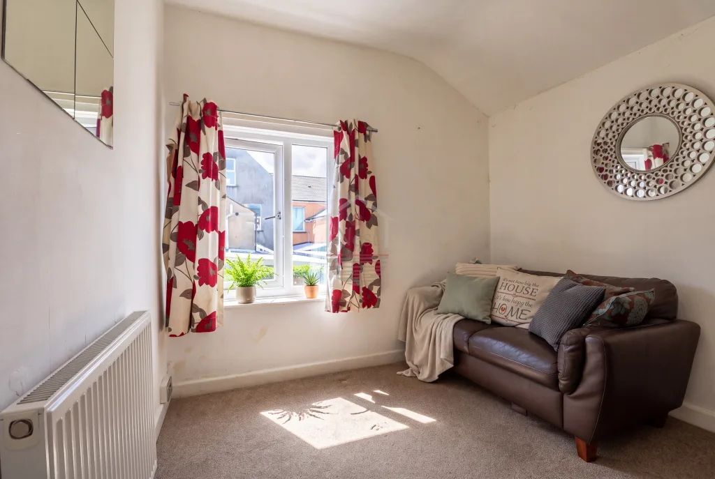3 bedroom house of multiple occupation for rent