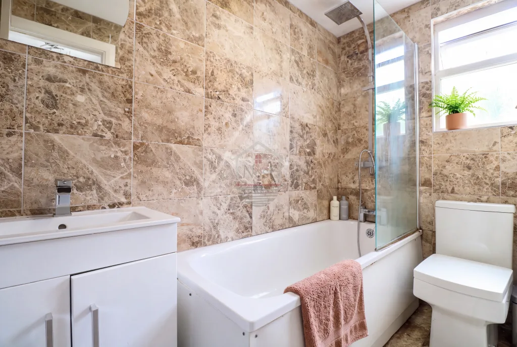 3 bedroom house of multiple occupation for rent