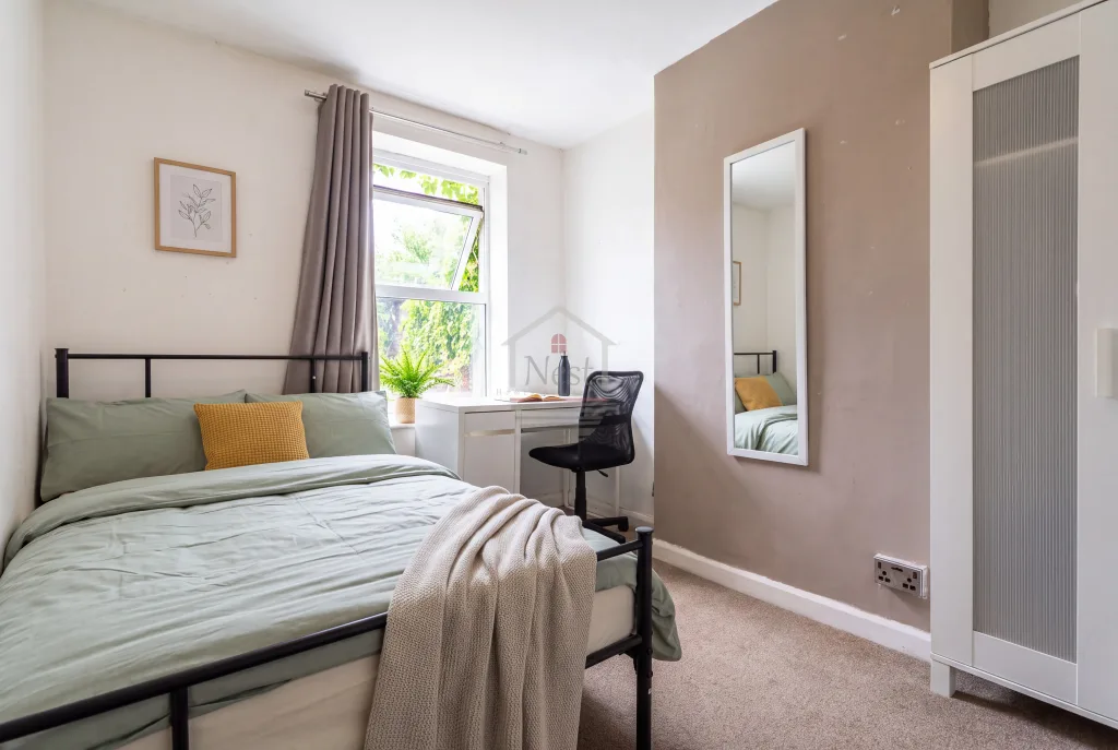 3 bedroom house of multiple occupation for rent