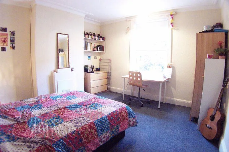 5 bedroom terraced house for rent