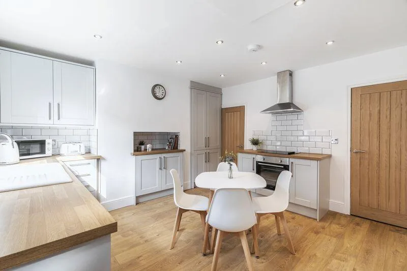 4 bedroom terraced house for rent