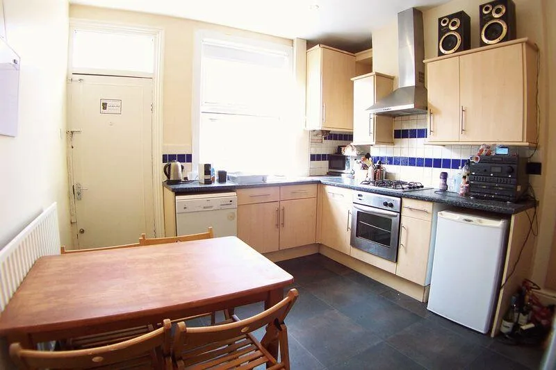 4 bedroom terraced house for rent