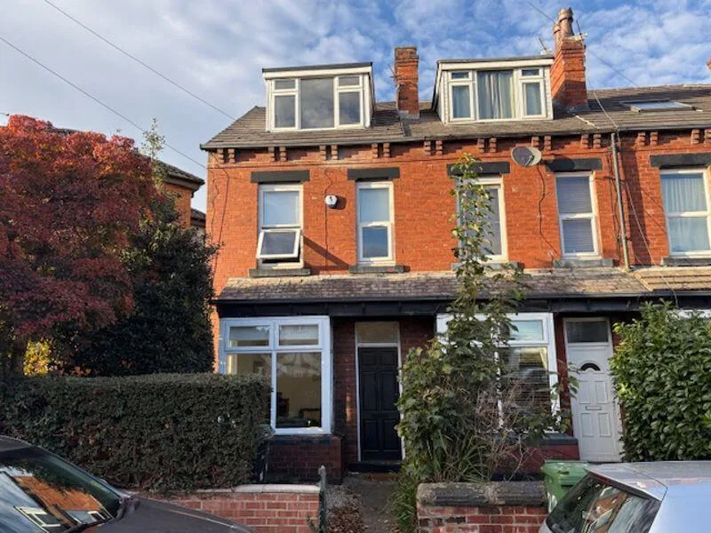 4 bedroom terraced house for rent