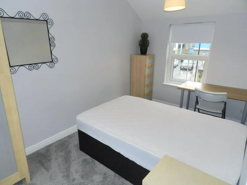 4 bedroom terraced house for rent