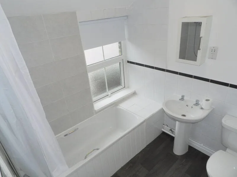 4 bedroom terraced house for rent