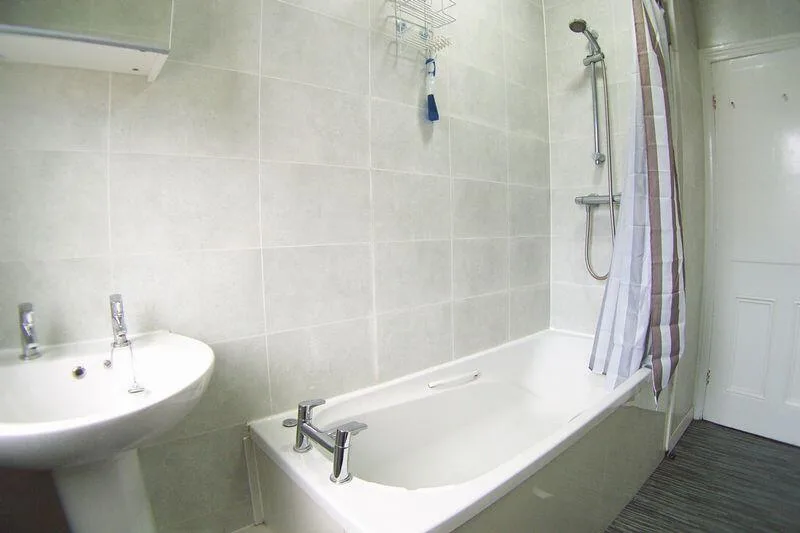 6 bedroom terraced house for rent