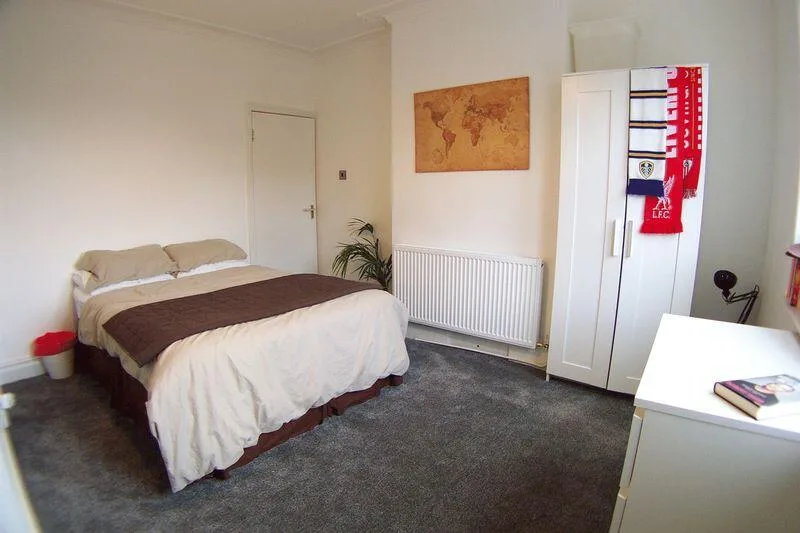 6 bedroom terraced house for rent