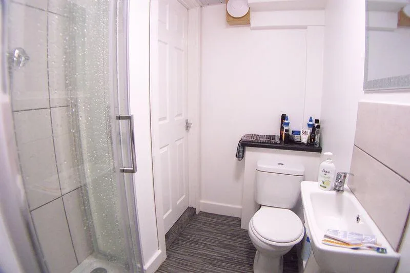 6 bedroom terraced house for rent
