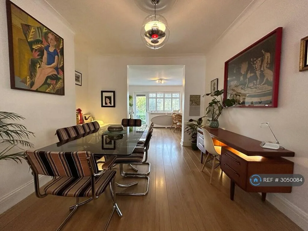 3 bedroom end of terrace house for rent