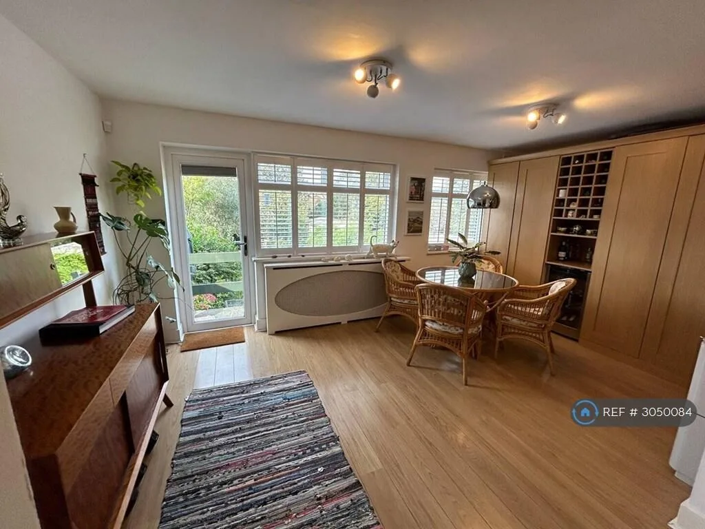 3 bedroom end of terrace house for rent
