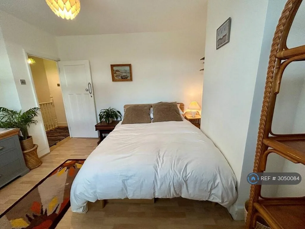 3 bedroom end of terrace house for rent