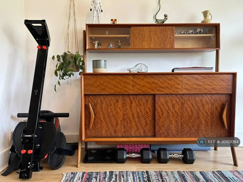 3 bedroom end of terrace house for rent