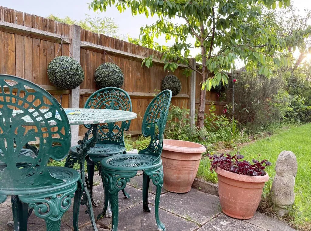4 bedroom semi-detached house for rent