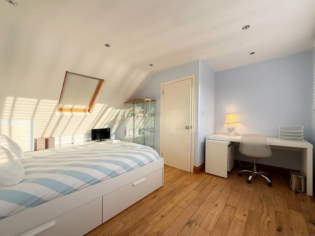 4 bedroom semi-detached house for rent