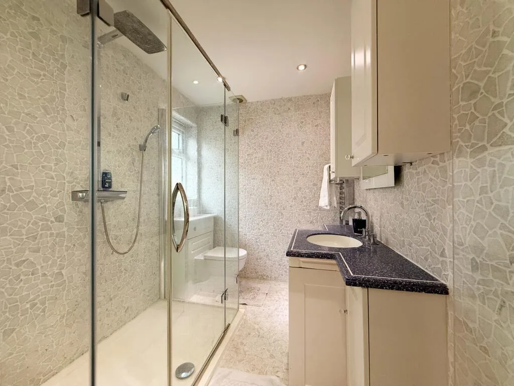 4 bedroom semi-detached house for rent
