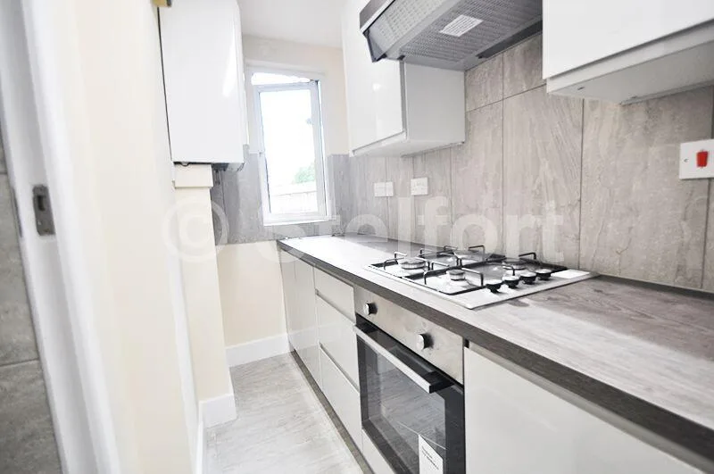 3 bedroom flat for rent