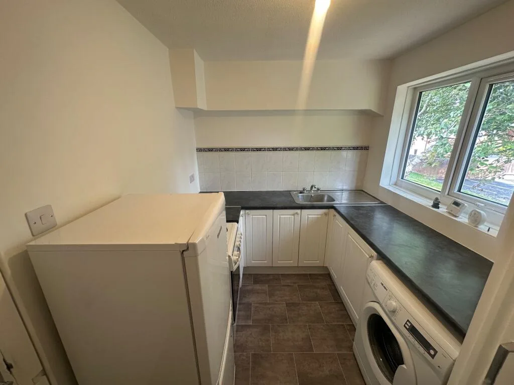 2 bedroom maisonette for rent