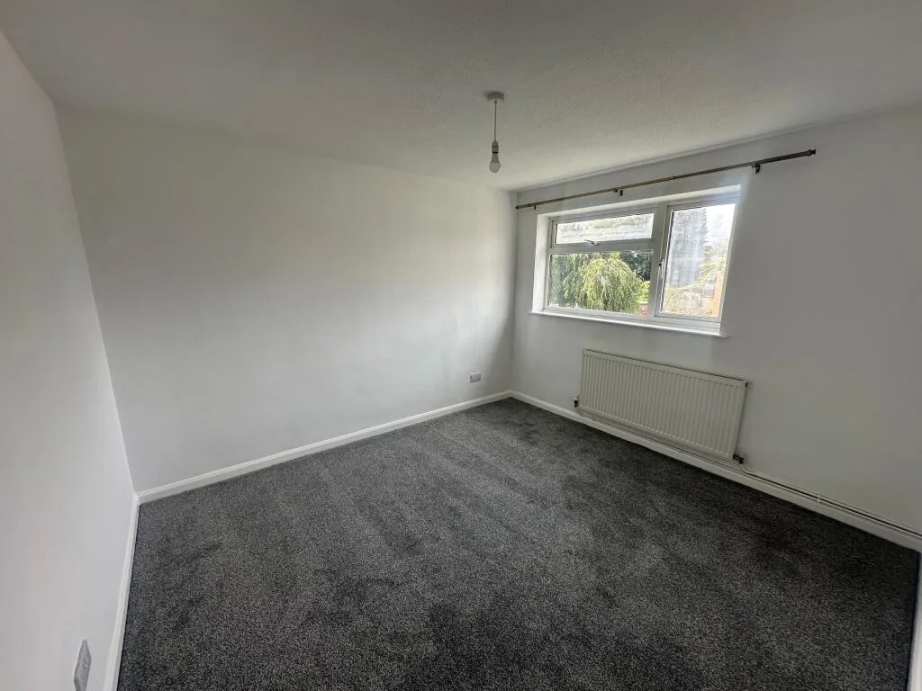 2 bedroom maisonette for rent