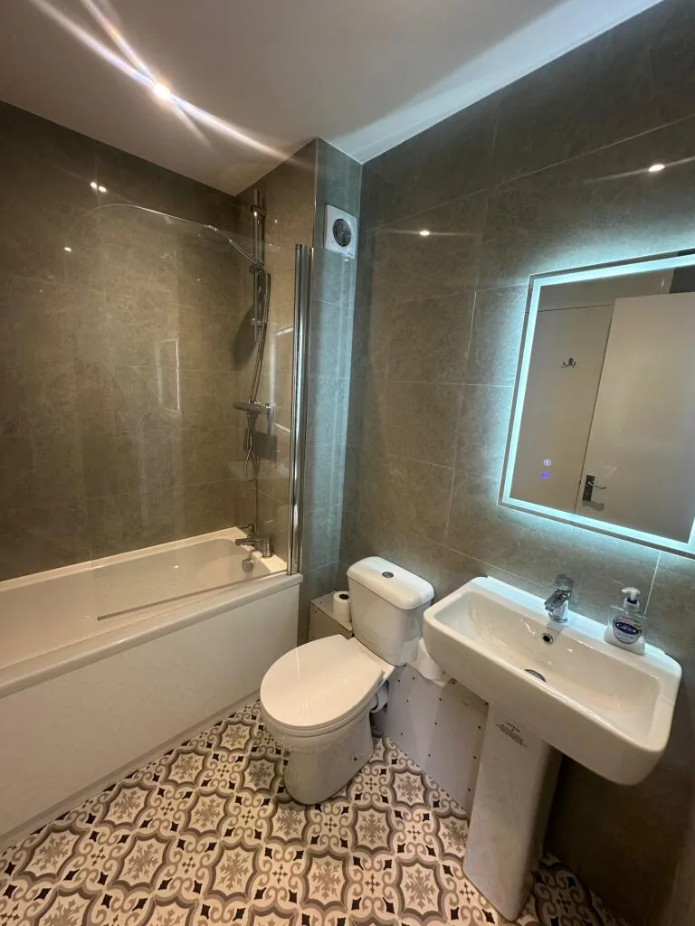 2 bedroom maisonette for rent