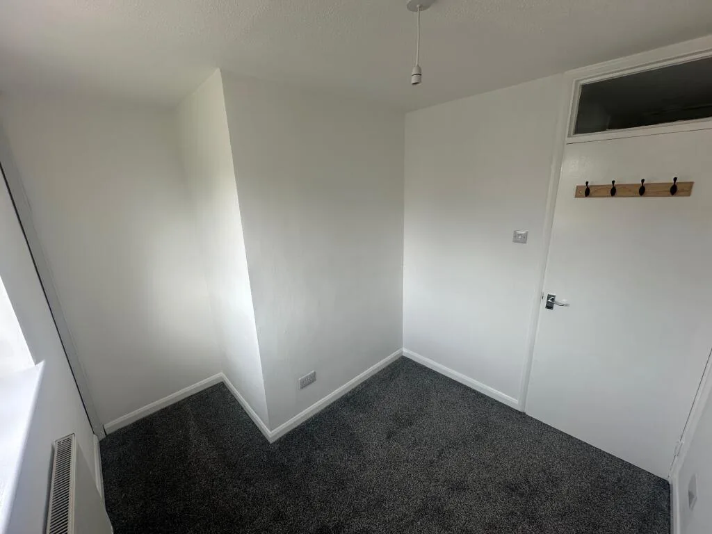 2 bedroom maisonette for rent