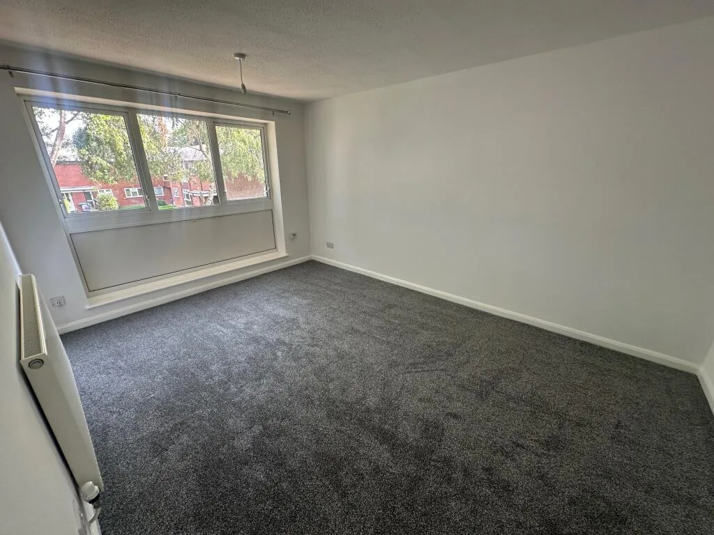 2 bedroom maisonette for rent
