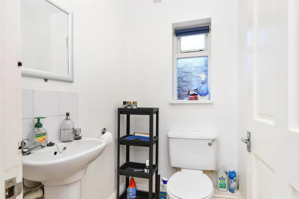 6 bedroom terraced house for rent