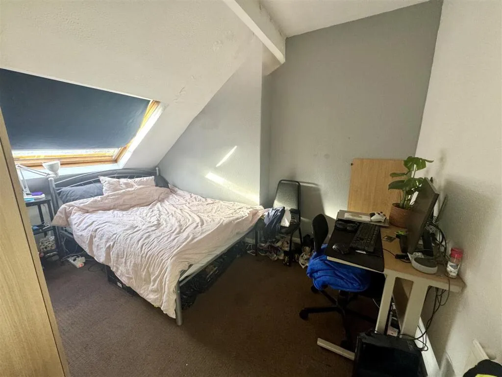 6 bedroom terraced house for rent