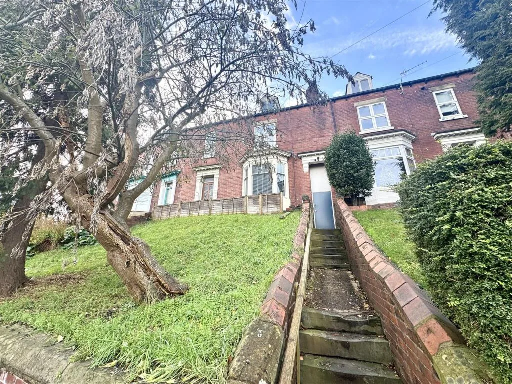 6 bedroom terraced house for rent