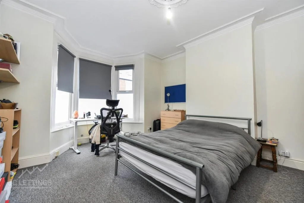 4 bedroom terraced house for rent
