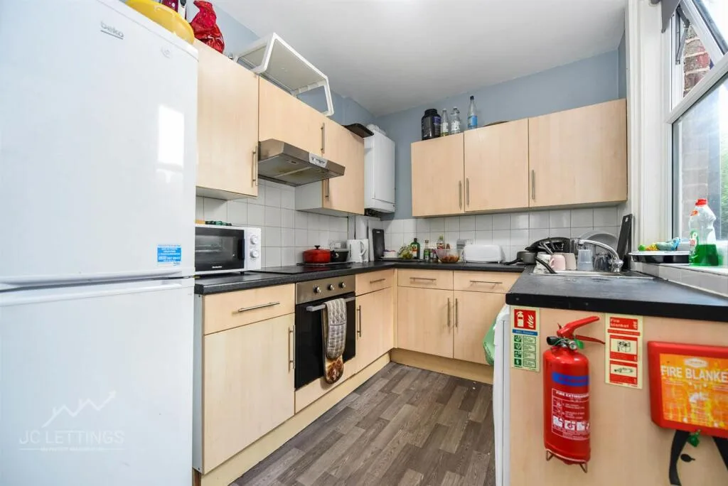 4 bedroom terraced house for rent